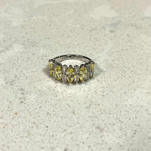 A Diva’’s Dream Lemon Diamond Ring - Picture 1 of 5
